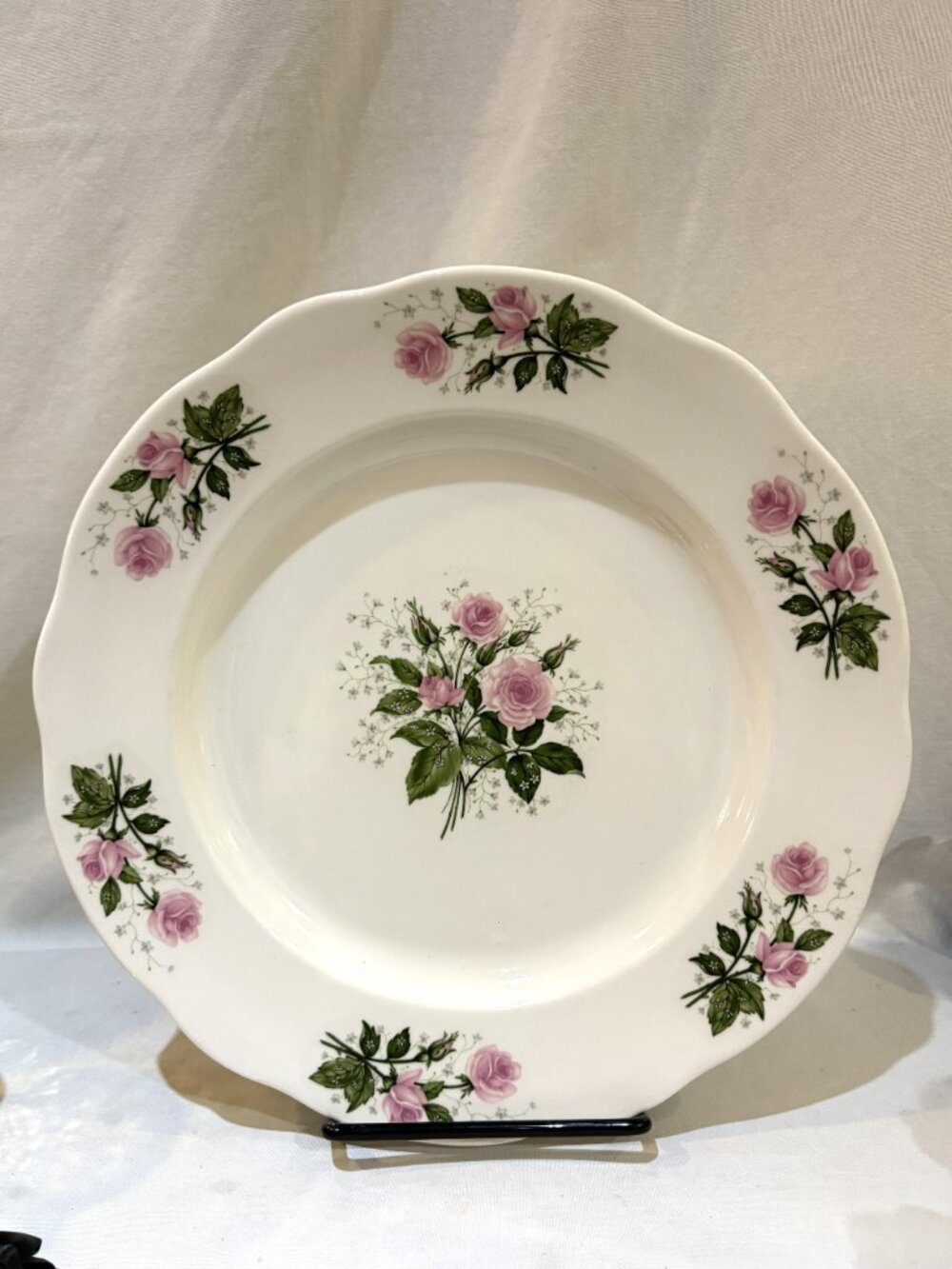 VTG Buffalo China Restaurant Ware Dinner Plate 10 3/8" Pink Roses